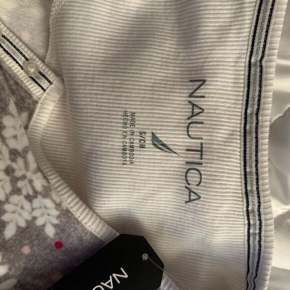 Nautical NWT Snowflake Pajama Long Sleeve Top S - Picture 5 of 6